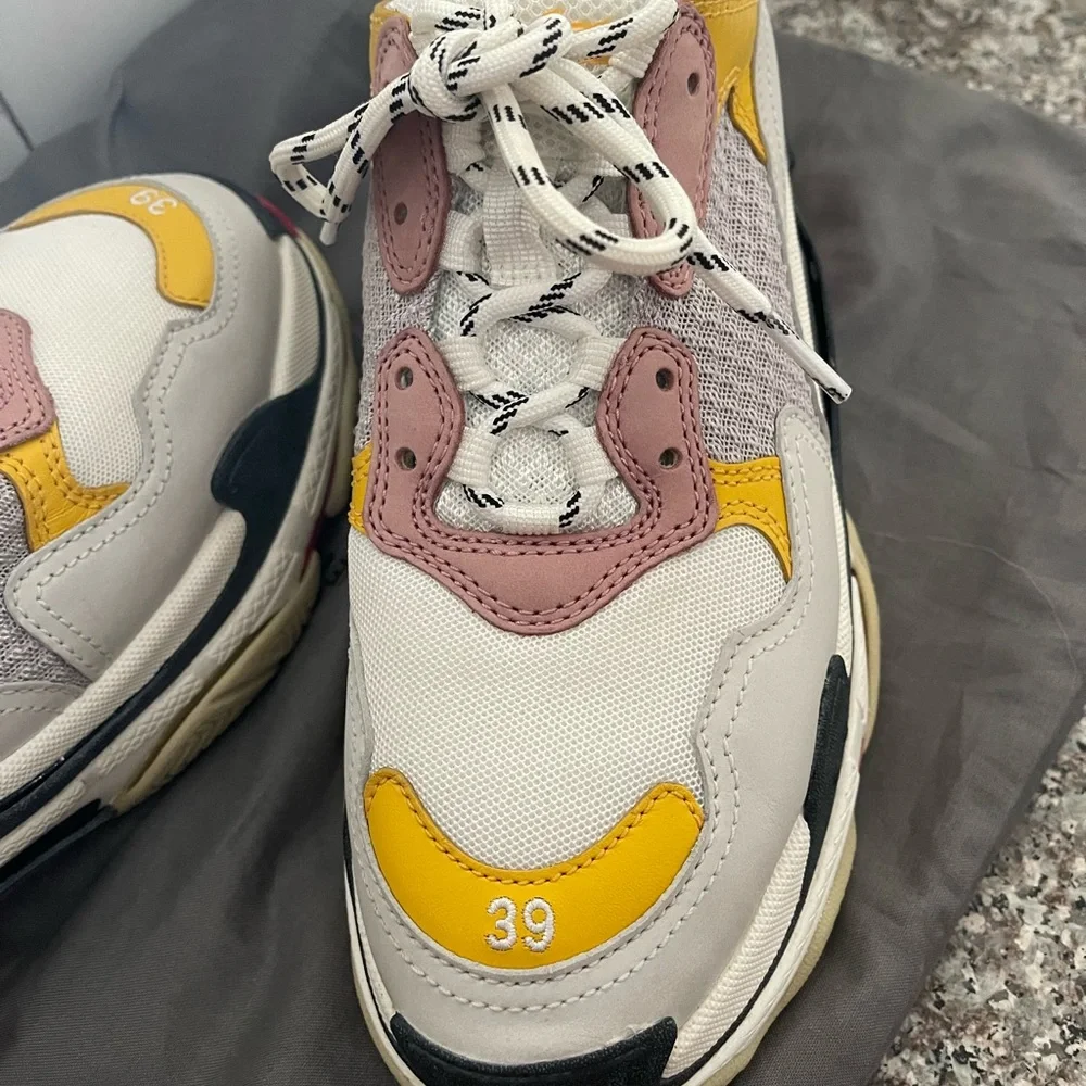 Authentic Balenciaga Triple S Shoes - Picture 6 of 9